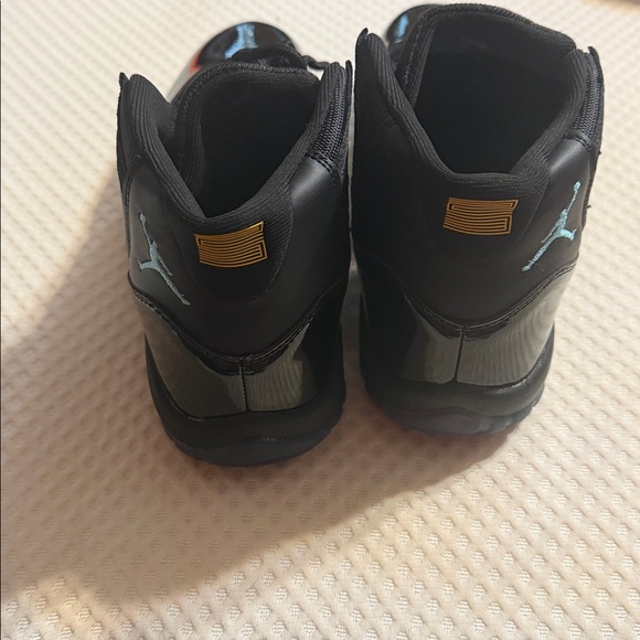 Jordan 11s Gamma - Picture 3 of 4